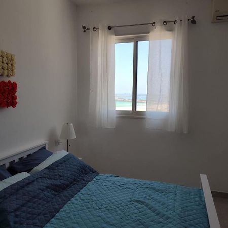 Lovely Three-Room Apartment Above The Promenade Ashdod Bagian luar foto