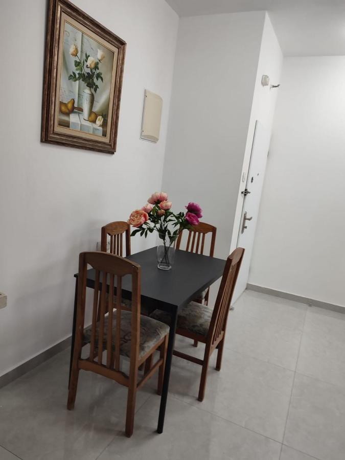 Lovely Three-Room Apartment Above The Promenade Ashdod Bagian luar foto