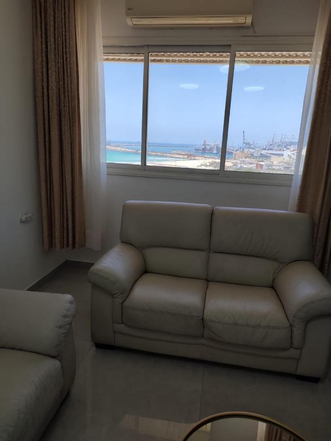 Lovely Three-Room Apartment Above The Promenade Ashdod Bagian luar foto