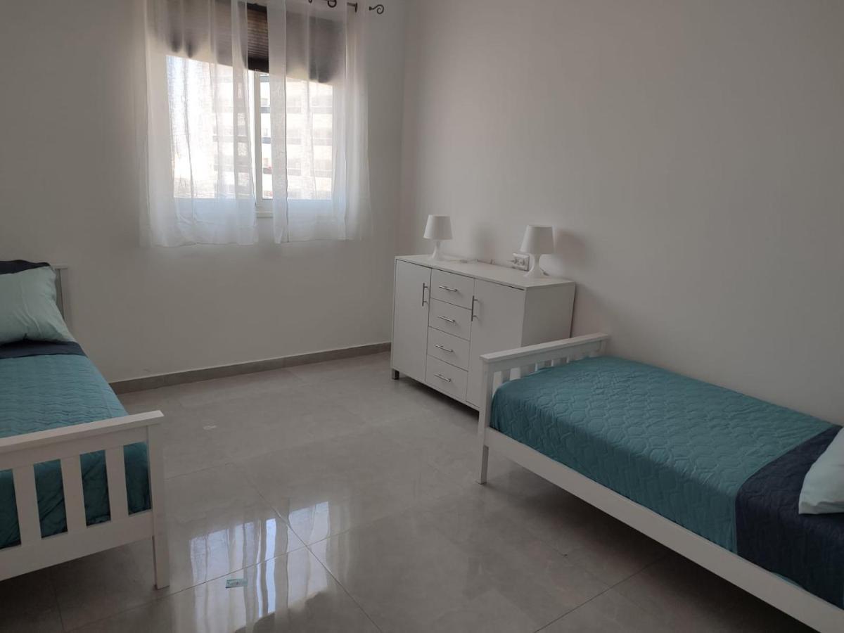 Lovely Three-Room Apartment Above The Promenade Ashdod Bagian luar foto